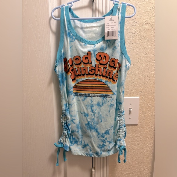 Lennon and McCartney summer shirt with side ties. Size 10-12 ♥️ - Picture 2 of 3